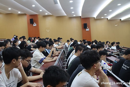 图为讲座现场.jpg
