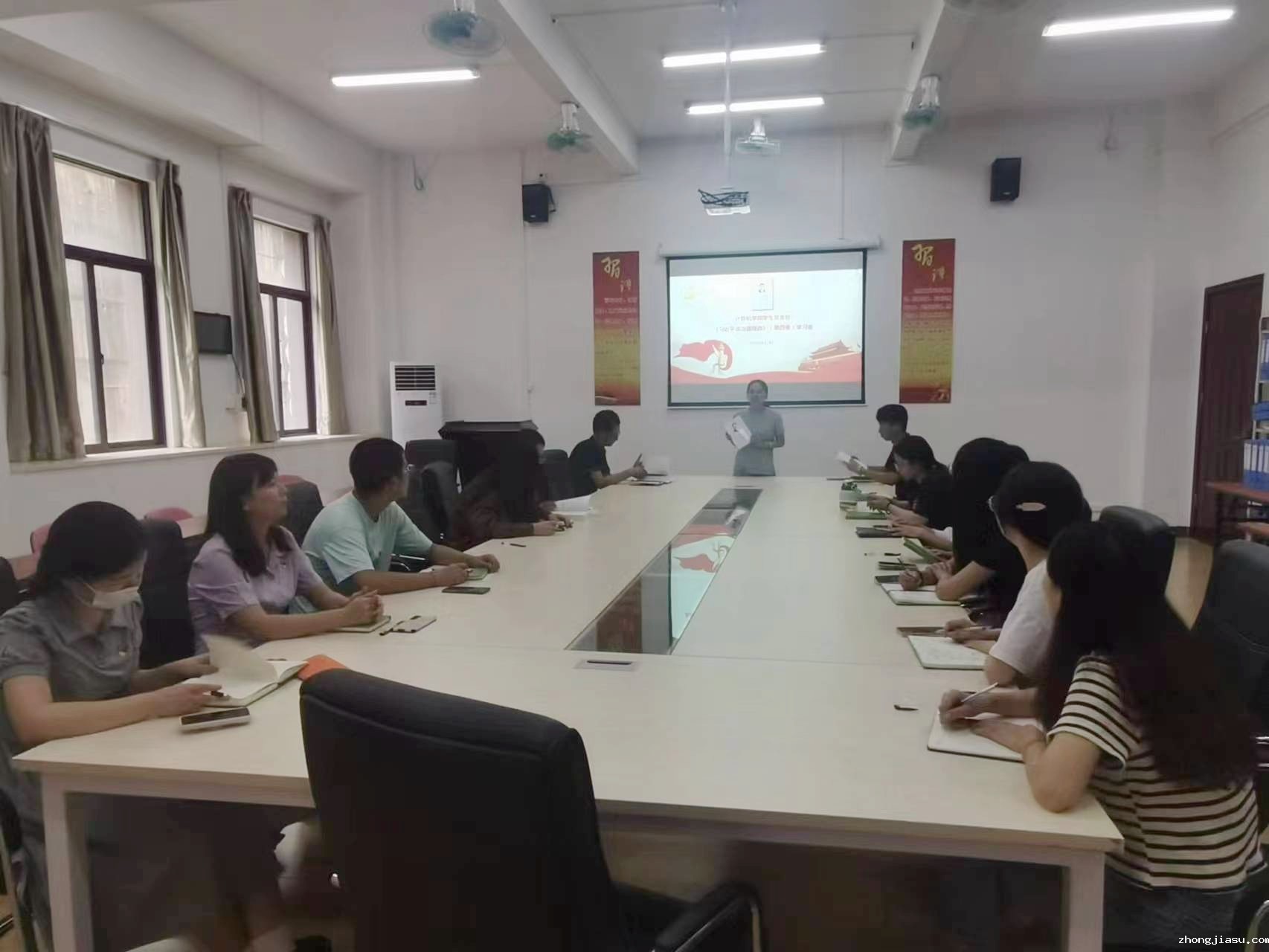 图为学习现场 .jpg