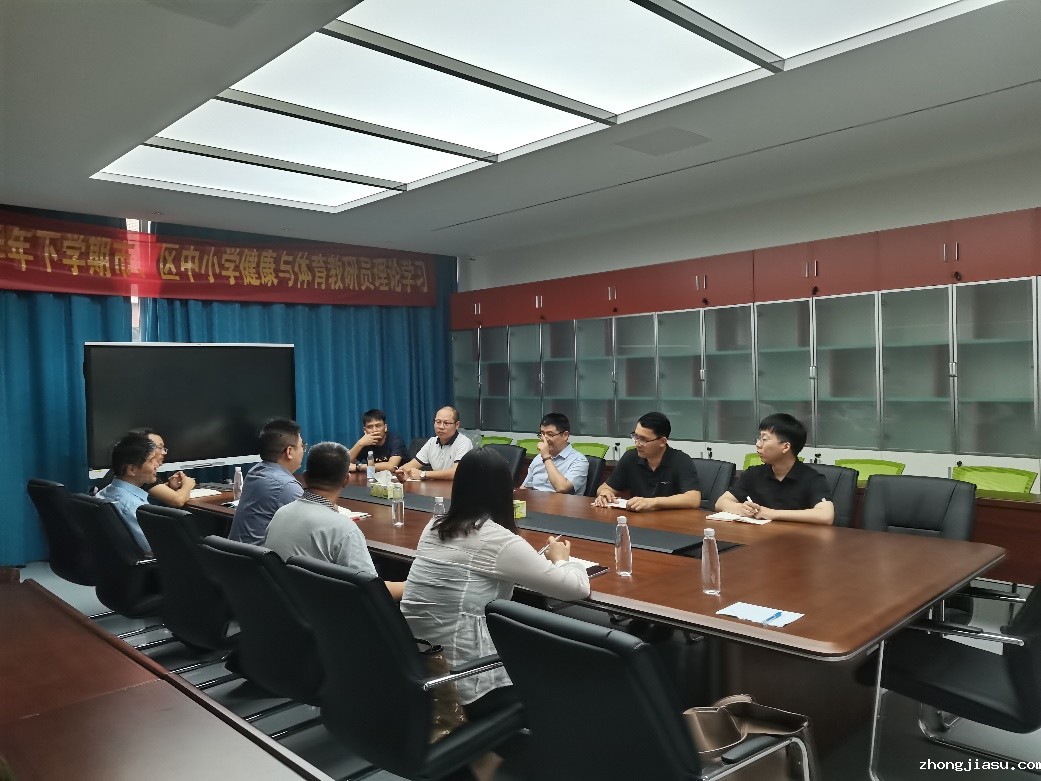 D:\大数据学生工作\20220510 网站管理\新闻稿汇总\20230524 参观番禺职业技术学院\探讨交流.jpg