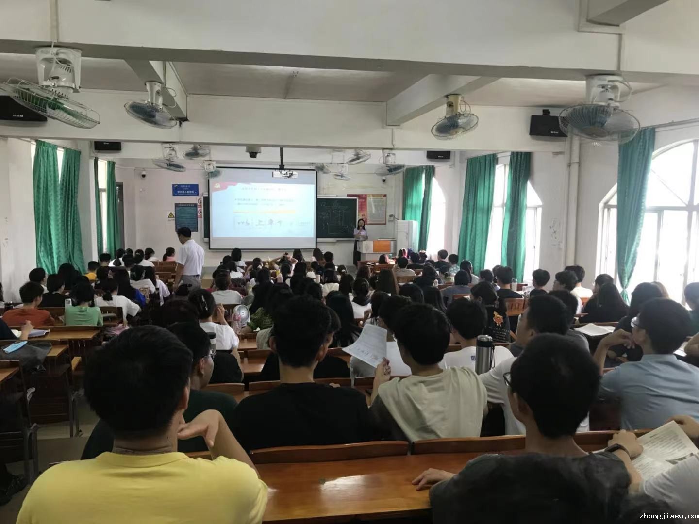 图2.林雯琛老师的课堂.jpg