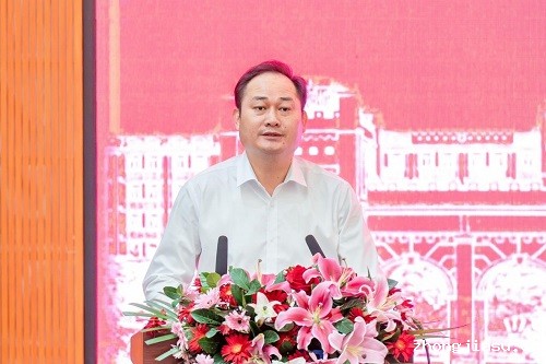 卢景值讲话.jpg