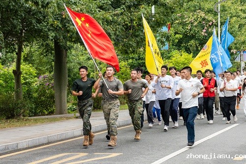 星湖校区环跑现场环跑现场4.JPG