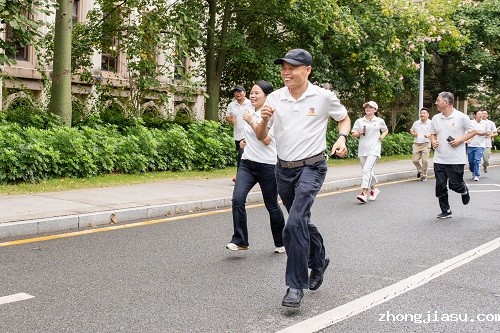 星湖校区环跑现场环跑现场2.JPG