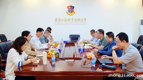 座谈现场.jpg