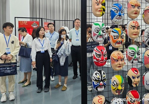 研修班学员参访交流.jpg