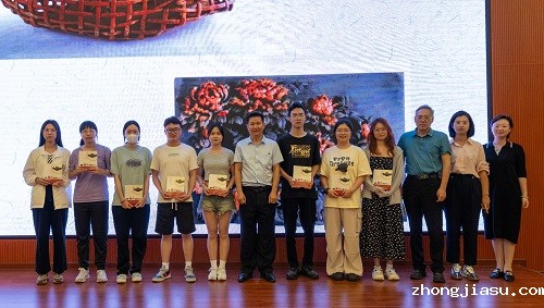 赠书仪式.jpg