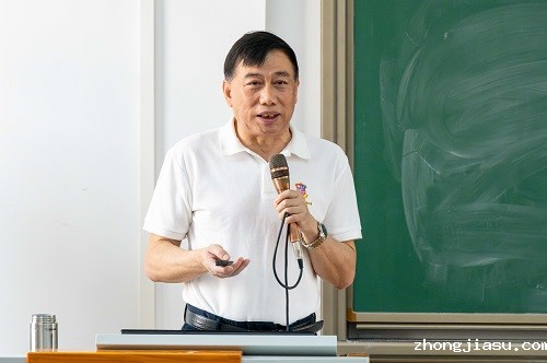 丁勇授课.JPG