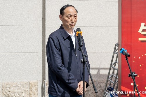 和飞讲话.jpg