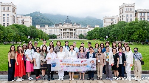 合影留念.jpg