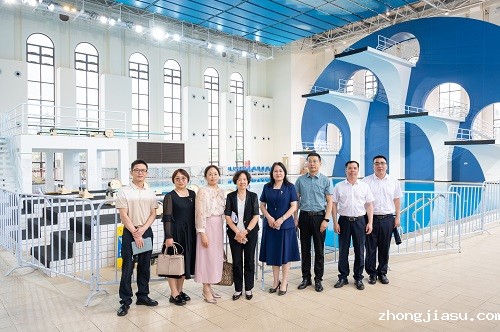 双方合影.jpg