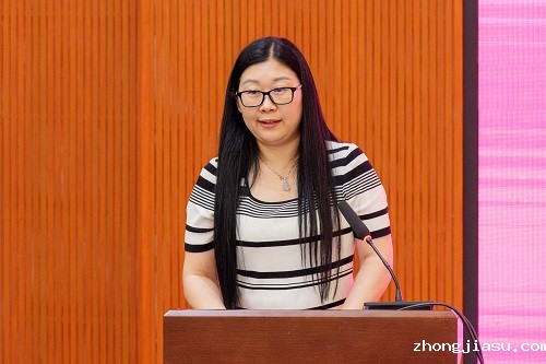 吴香丽讲话.JPG
